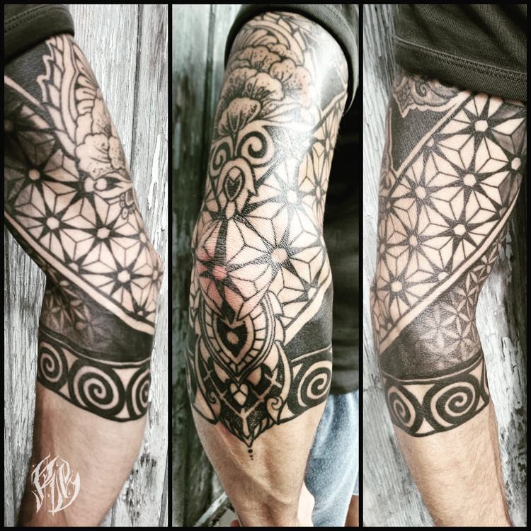 dotworker, blackwork, shameabc, ralf spitzer, munichtattooer, munichguys, blackrabbitink, sleevetattoo, tattoo